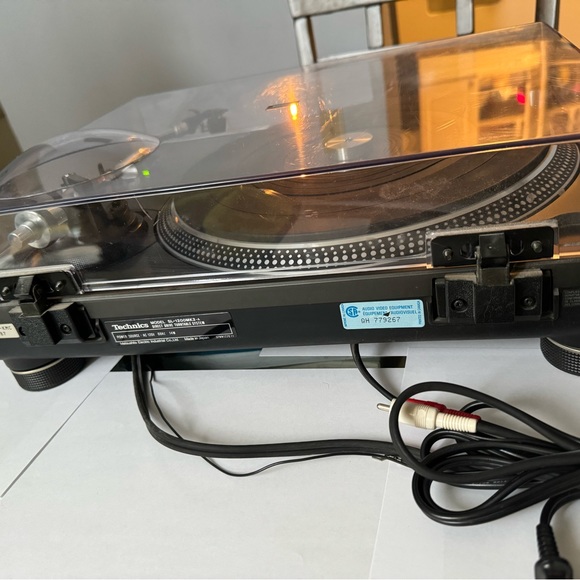 Technics SL-1200MK2 direct drive turntables - Picture 3 of 5